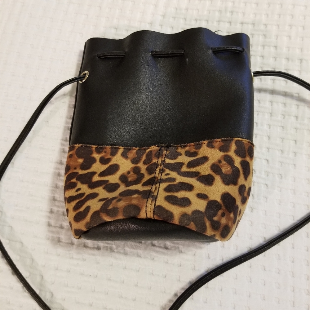 Wild Fable Mini Drawstring Bucket Purse - Picture 3 of 8